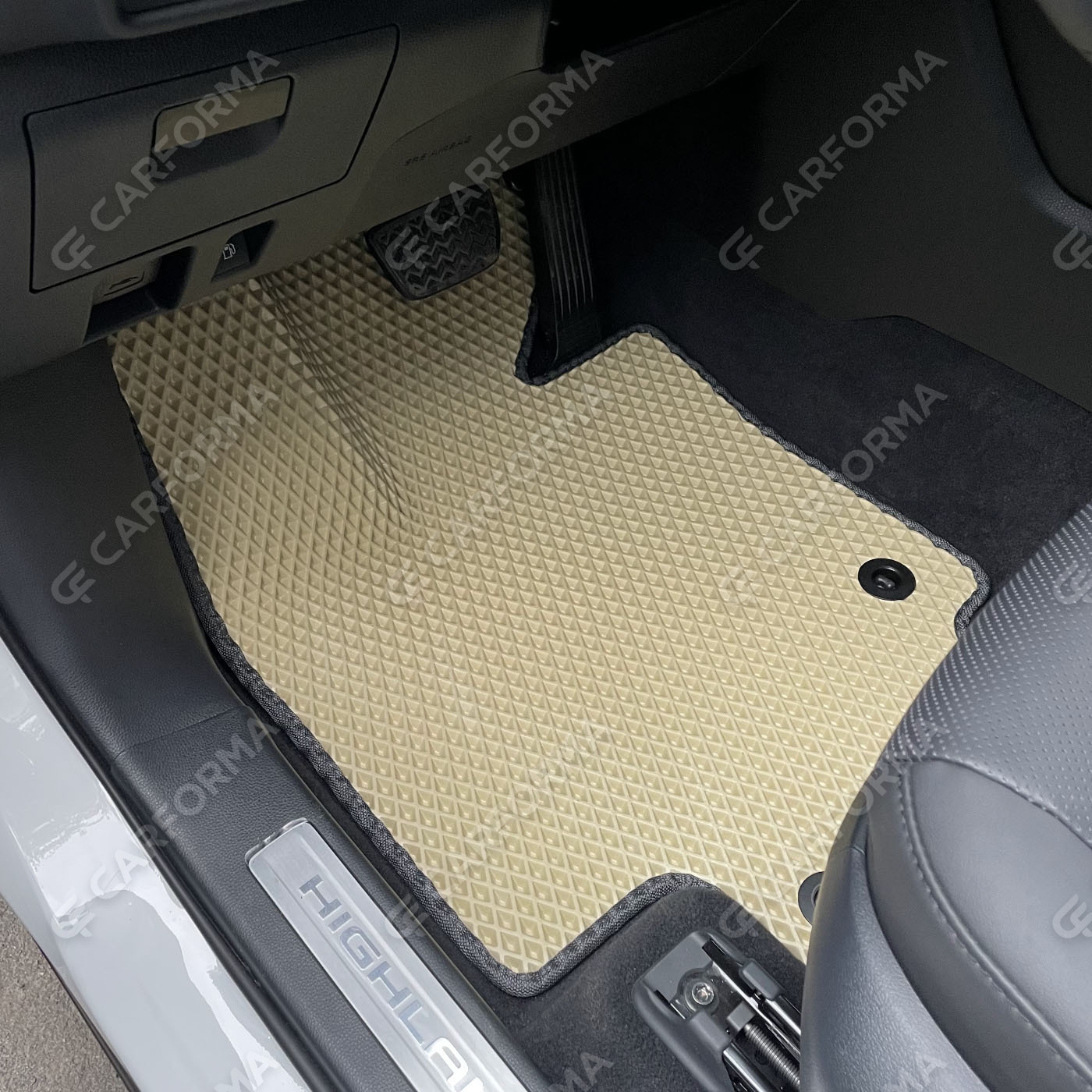 Коврики на Toyota Crown Kluger 2021&nbsp;-&nbsp;2026 в Благовещенске