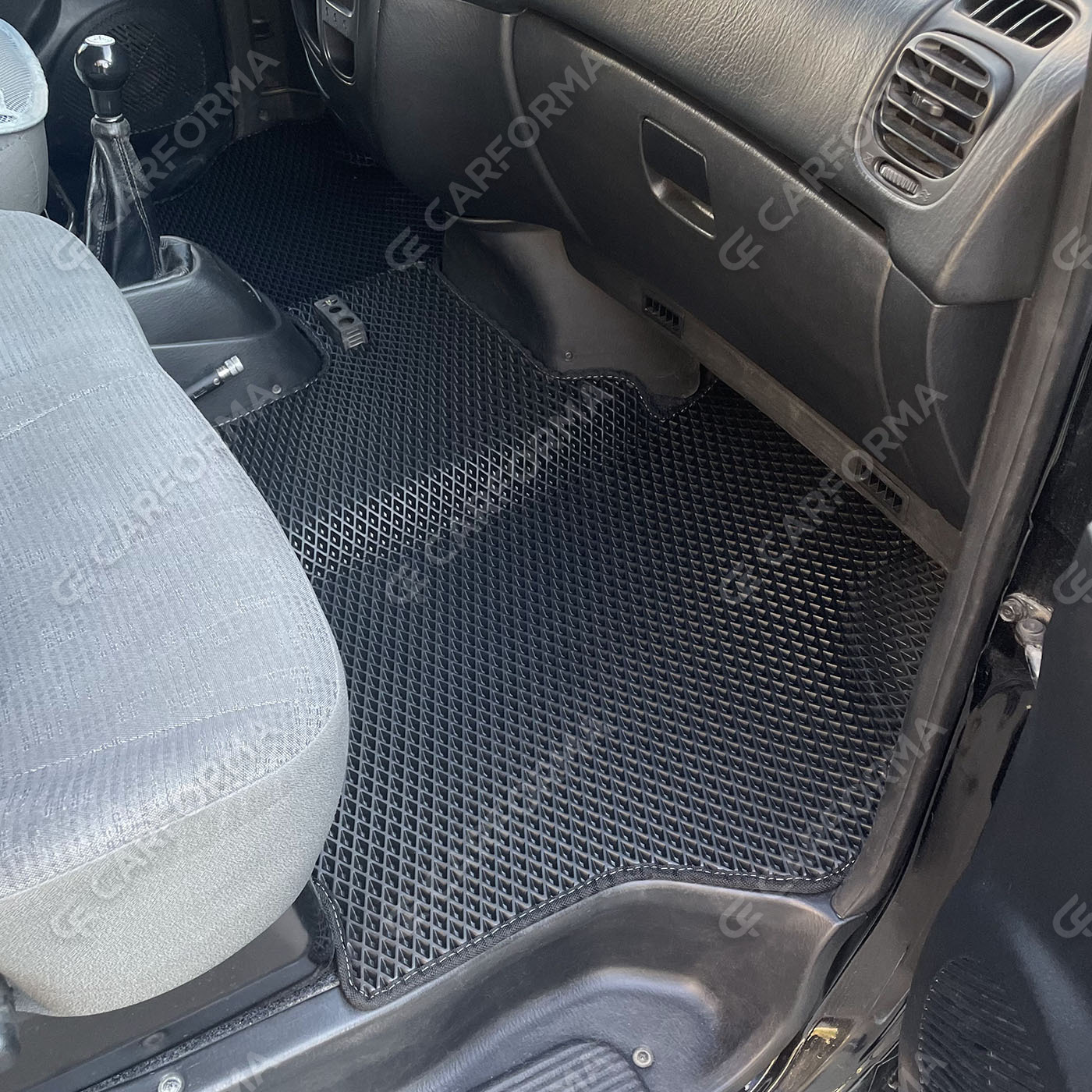 Ворсовые коврики на Hyundai H1 I 1996&nbsp;-&nbsp;2007 в Благовещенске