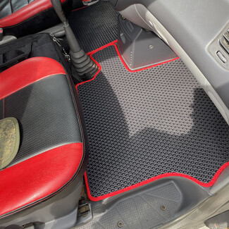 Водительские  коврики  Mitsubishi Space Gear 1994&nbsp;-&nbsp;2007 в Благовещенске